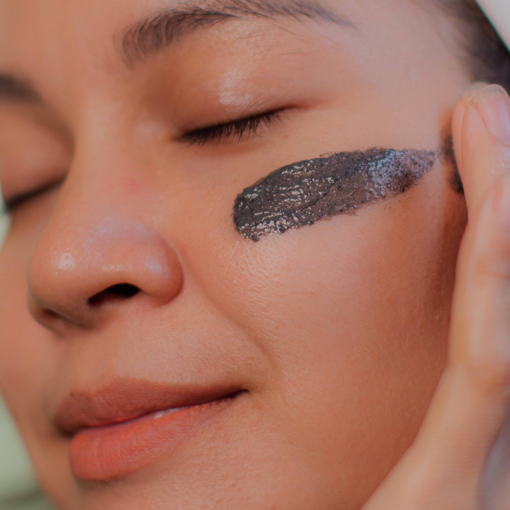 bodia charcoal facial scrub anti-acne