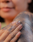 Exfoliating Body Butter - Charcoal Pollution Detox adapted for the body skin, this body butter exfoliates the skin and turns into a nourishing milk that leaves the skin luxuriously hydrated and clean from impurities.